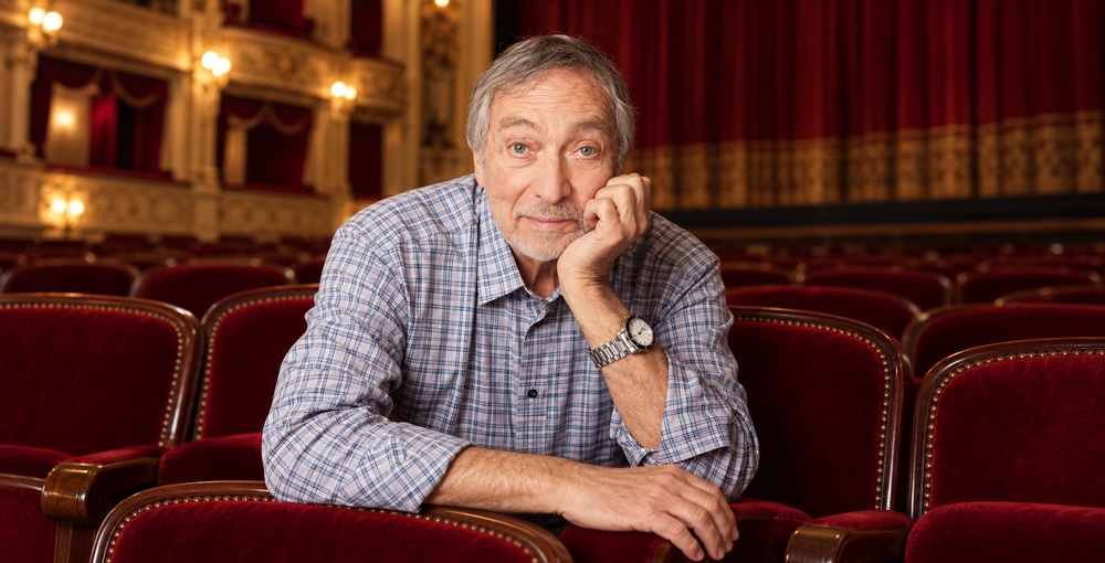 Biografía de Luis Brandoni y su trayectoria en el teatro, el cine y la televisión argentina.