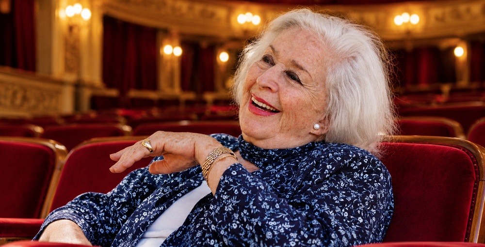 Biografía y trayectoria artística en el teatro, el cine y la televisión argentina.